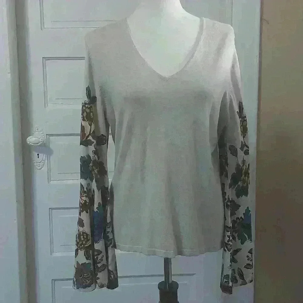 Inc International Conepts top  J0304